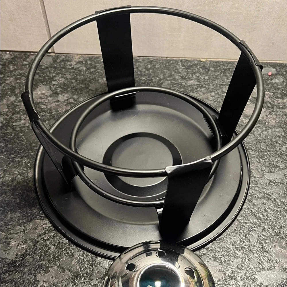 Trudeau White Fondue Set with Black Accents. 6 Forks. Non-Stick